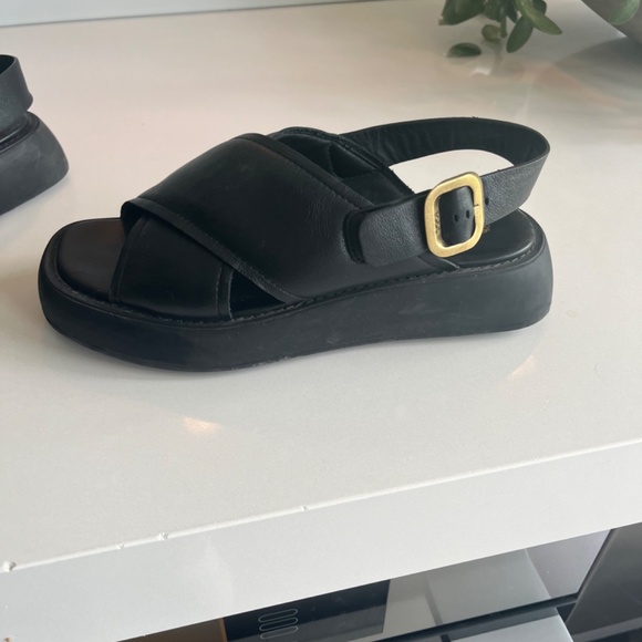 Tod’s black sandals - Picture 3 of 3